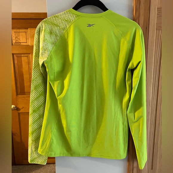 Like Green Reebok Shirt - Picture 2 of 3